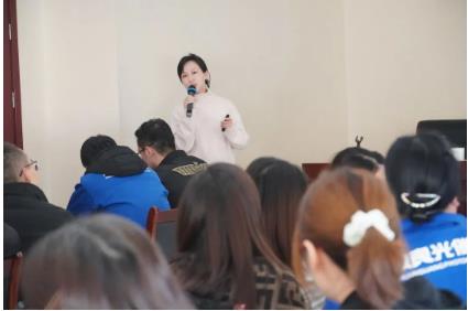 扑克之星环境组织《结构化思想与高效表白》企业内训